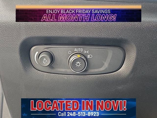 Used 2023 Chevrolet Traverse LT image 16