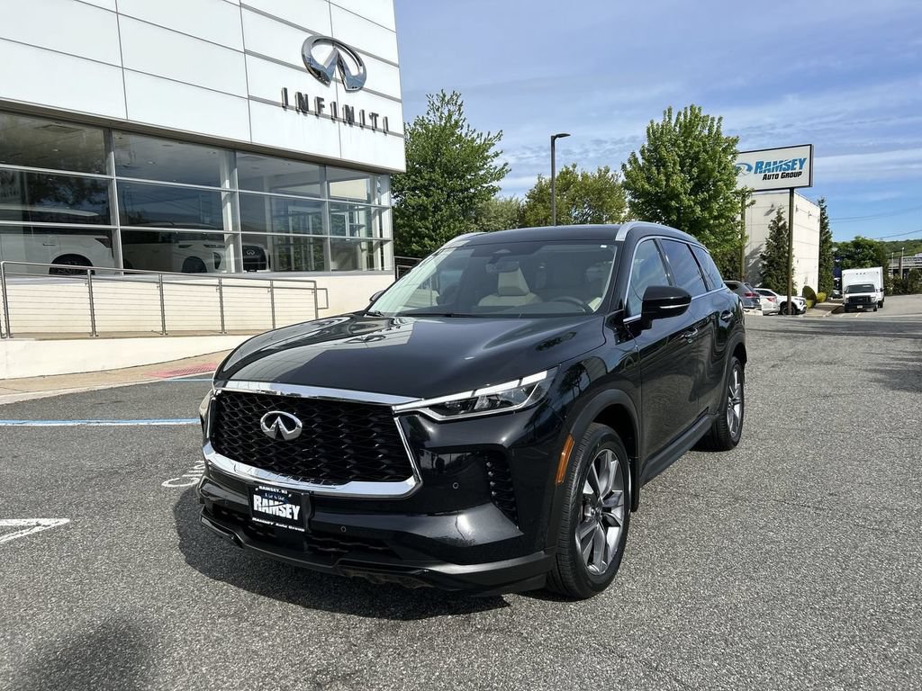 Certified 2023 INFINITI QX60 Luxe w/ Cargo Package AWD/4WD image 4