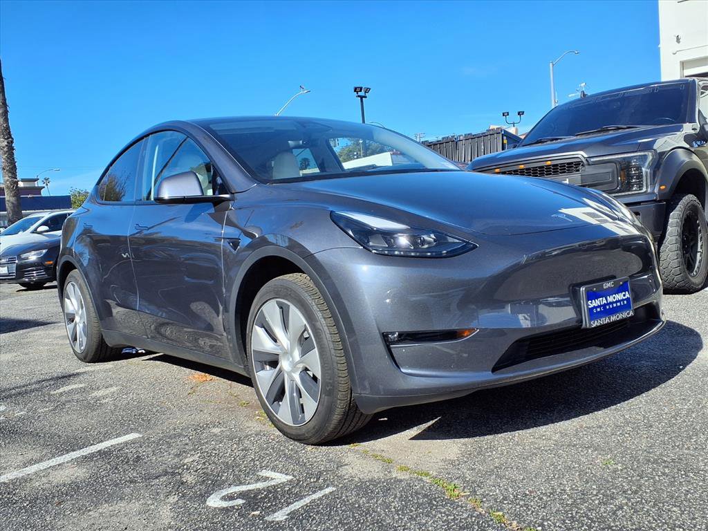 Used 2023 Tesla Model Y 2WD image 3
