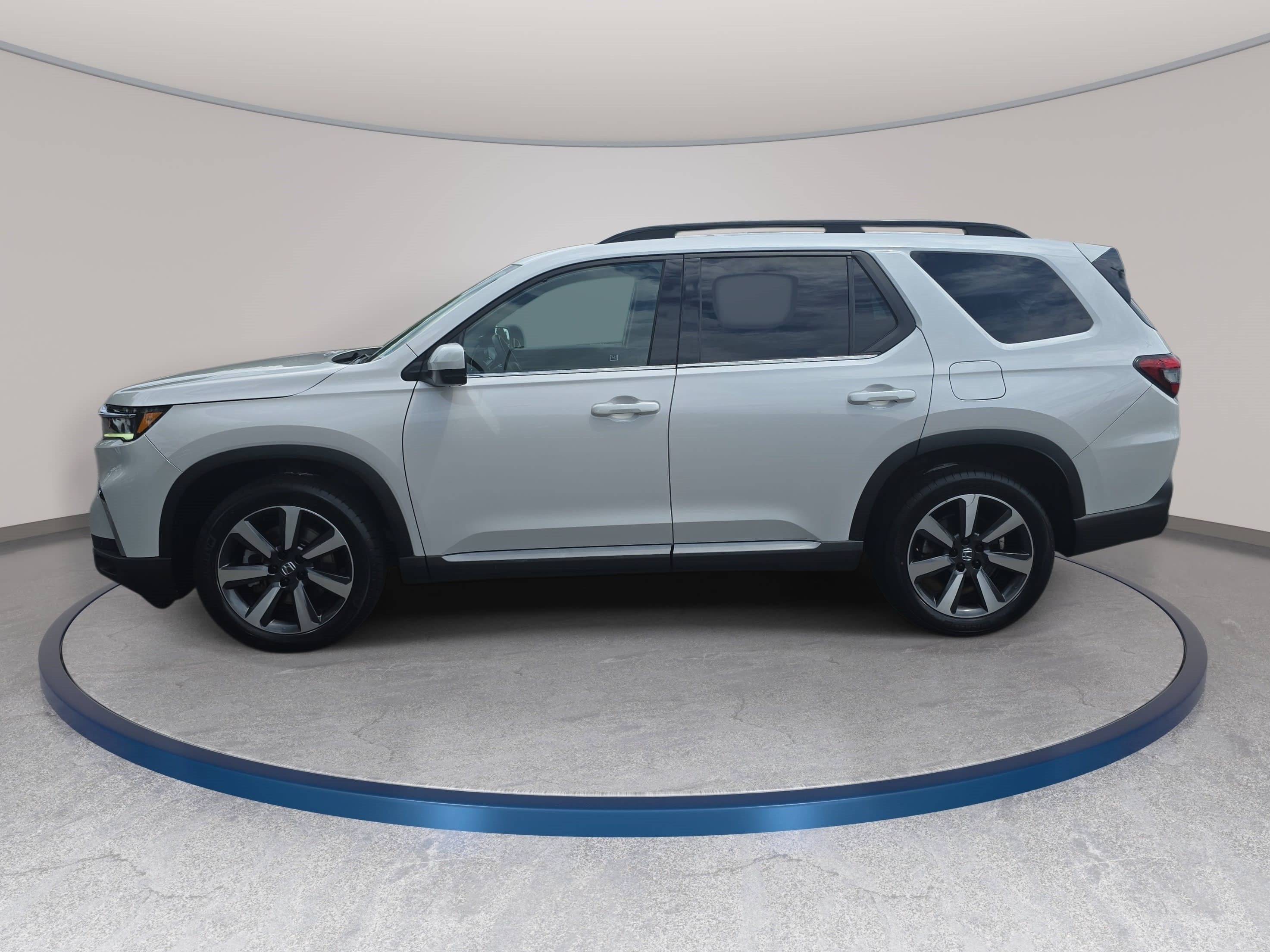 Used 2024 Honda Pilot Touring image 8