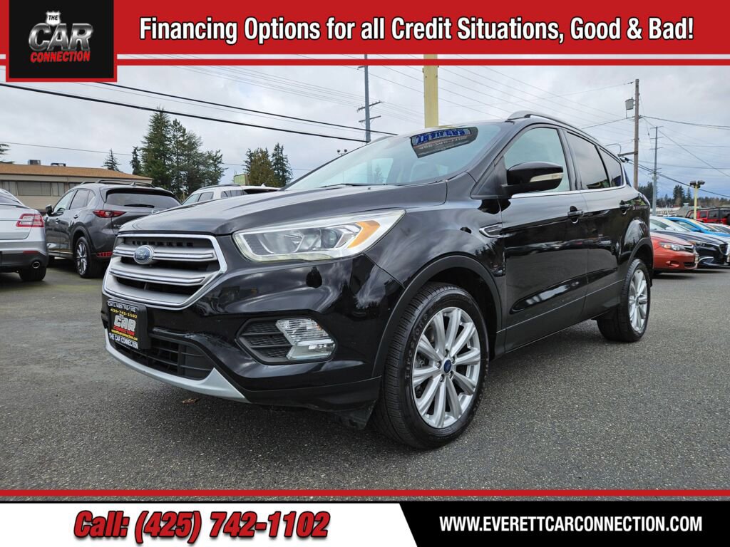 Used 2017 Ford Escape Titanium image 1
