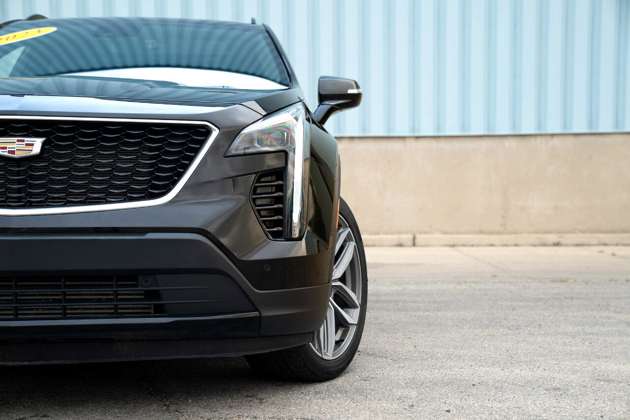 Used 2023 Cadillac XT4 Sport image 2