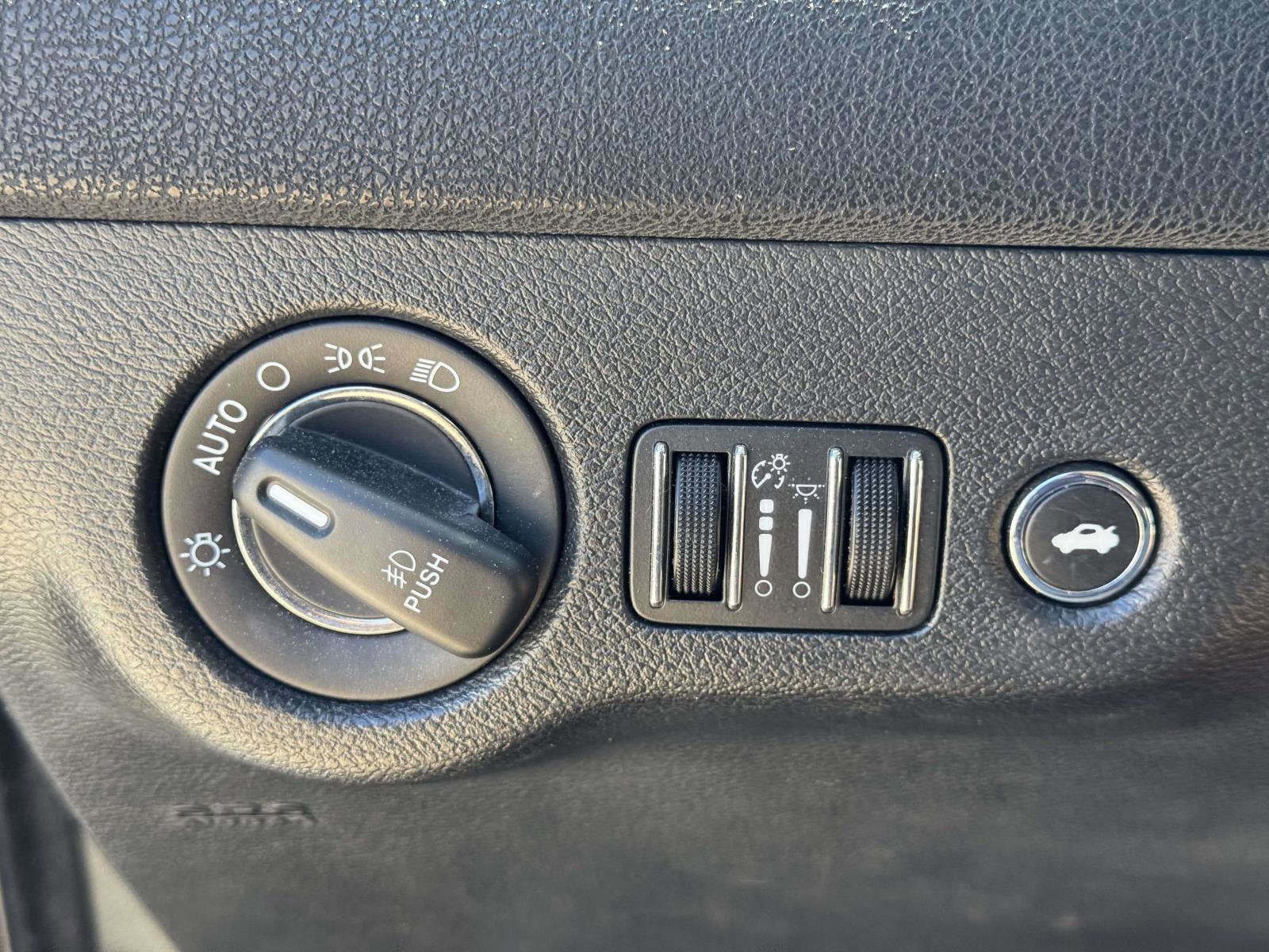 Used 2016 Chrysler 300 C AWD/4WD image 18
