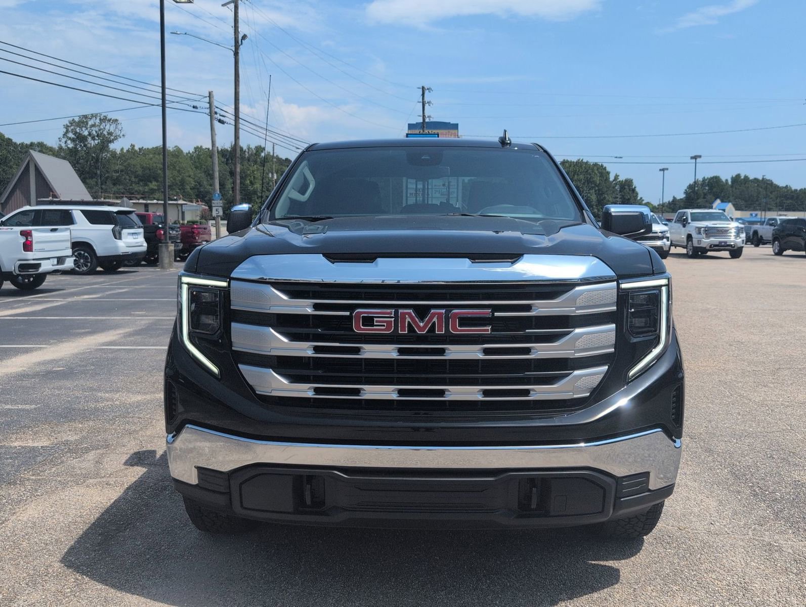 New 2025 GMC Sierra 1500 SLE w/ X31 Off-Road Package AWD/4WD image 8
