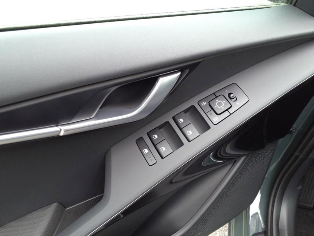 New 2025 Kia Niro EX w/ EX Cold Weather Package image 16