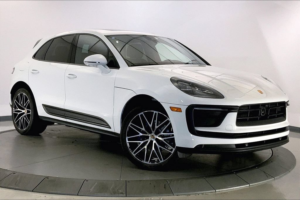 Used 2023 Porsche Macan AWD/4WD image 33