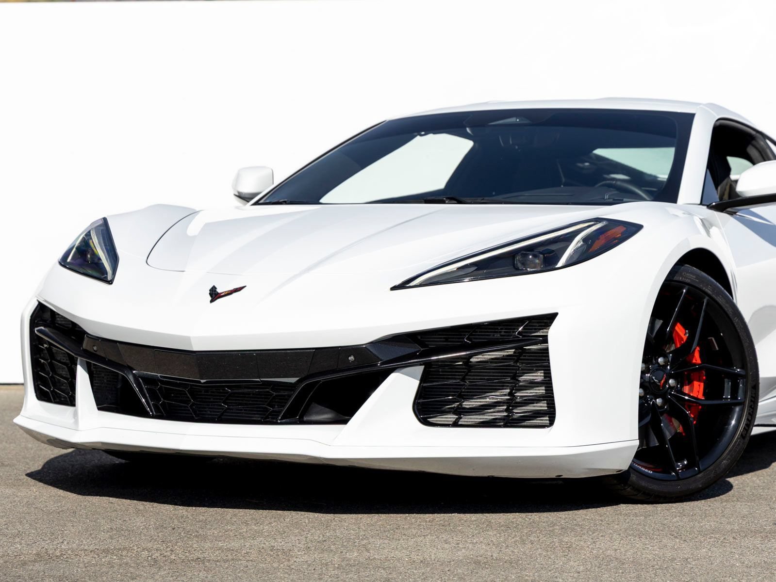 Used 2025 Chevrolet Corvette Z06 w/ Battery Protection Package RWD video 2