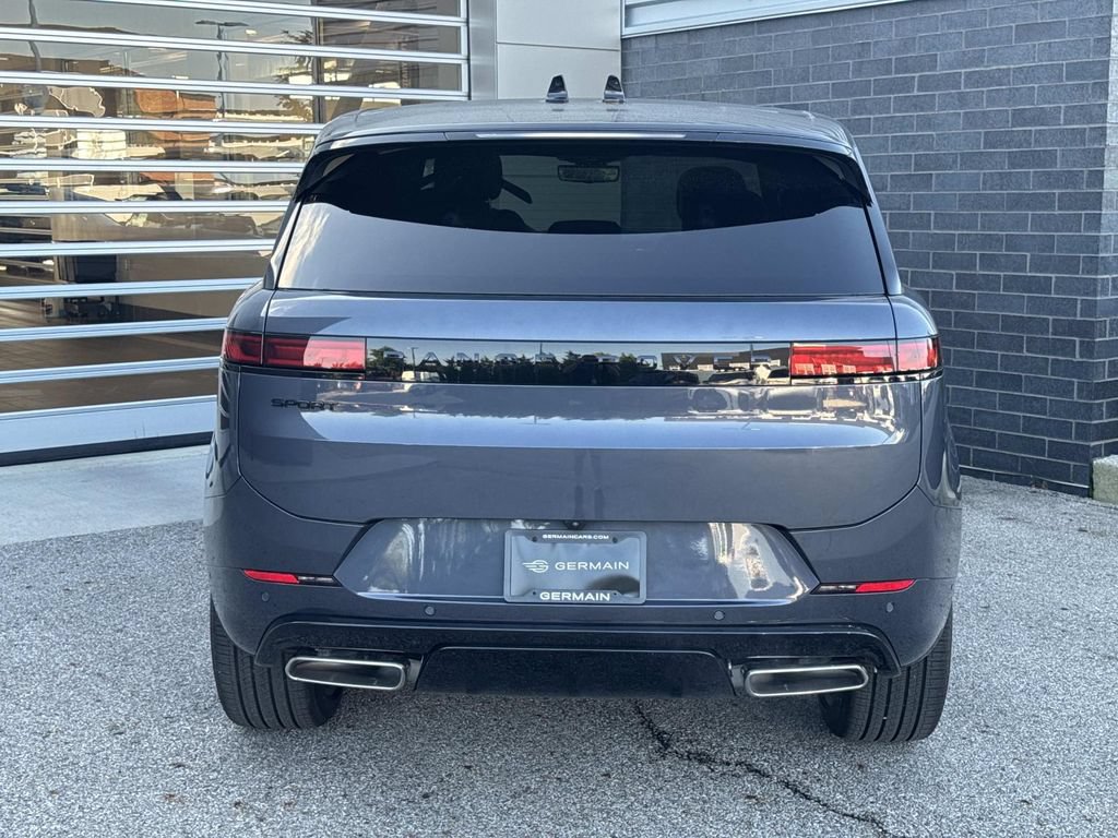 New 2026 Land Rover Range Rover Sport Dynamic SE AWD/4WD image 5