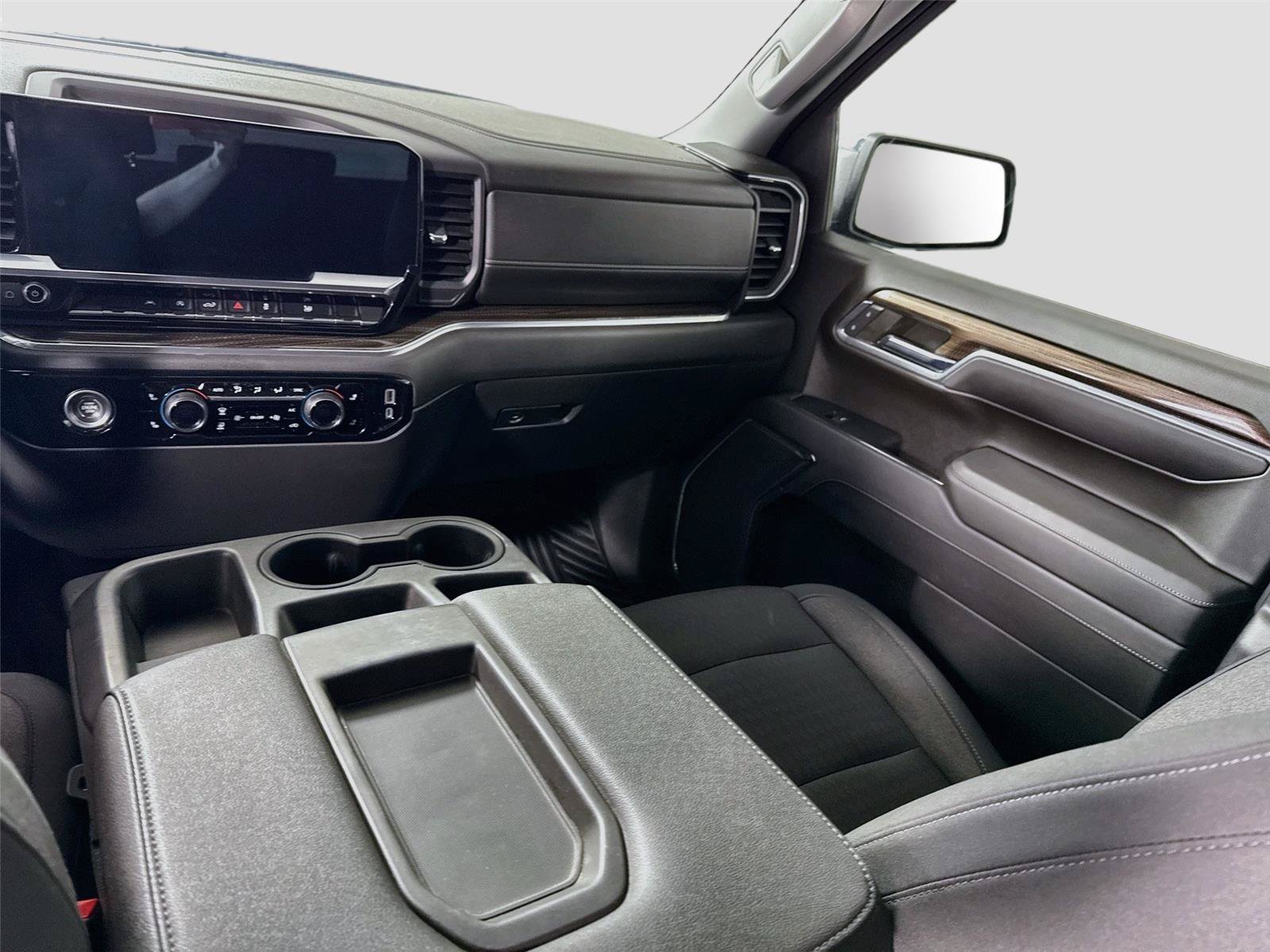 Used 2023 Chevrolet Silverado 1500 LT AWD/4WD image 16
