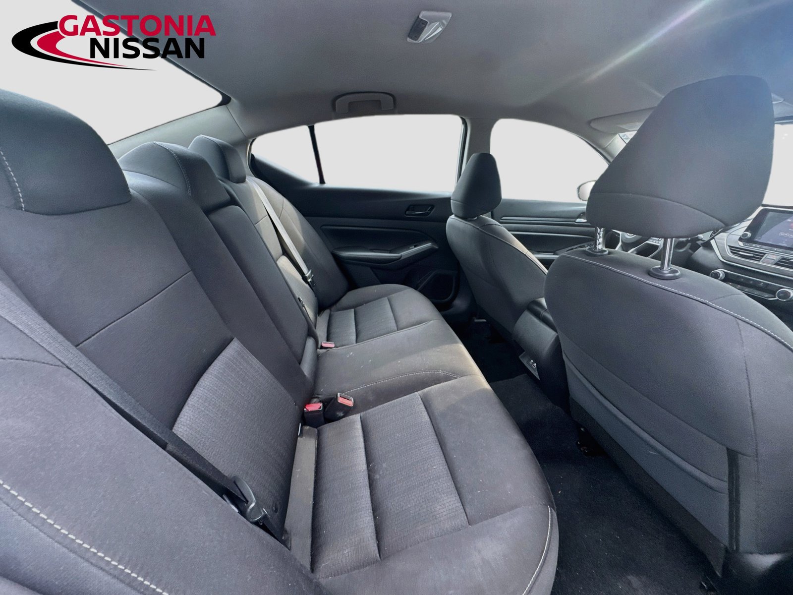Used 2024 Nissan Altima 2.5 SV FWD image 35