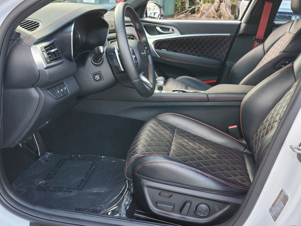 Used 2023 Genesis G70 3.3T w/ Sport Prestige Package image 9