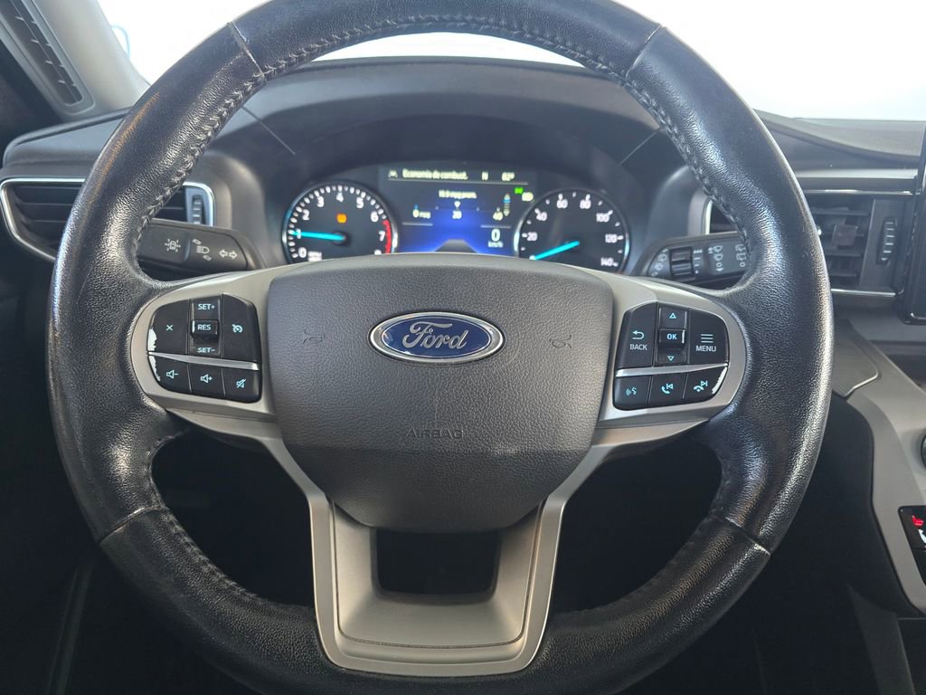 Used 2021 Ford Explorer XLT image 35