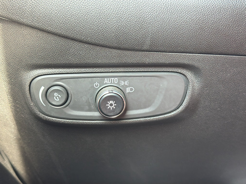Used 2023 Chevrolet Equinox RS AWD/4WD image 12
