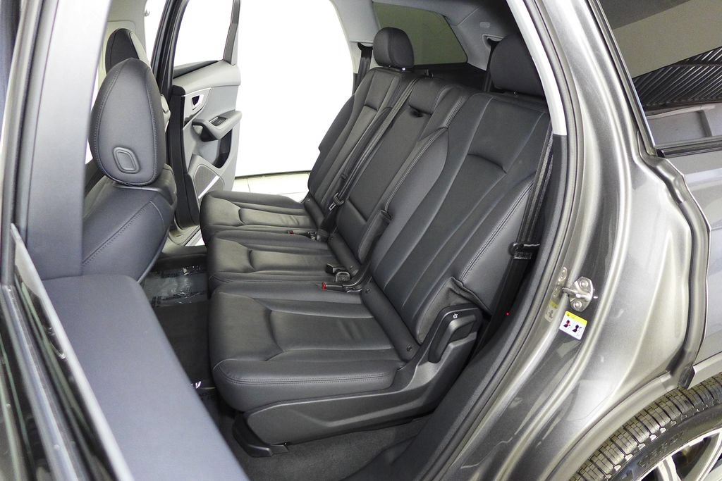 Used 2023 Audi Q7 2.0T Premium Plus w/ Premium Plus Package AWD/4WD image 21
