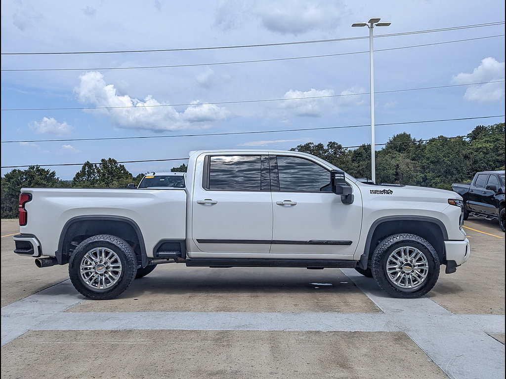 Used 2024 Chevrolet Silverado 2500 High Country w/ High Country Premium Package AWD/4WD image 6