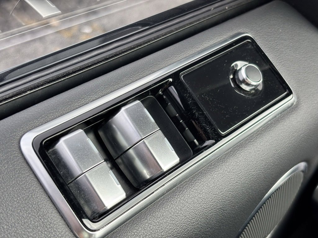 Used 2018 Land Rover Range Rover Sport HSE image 12