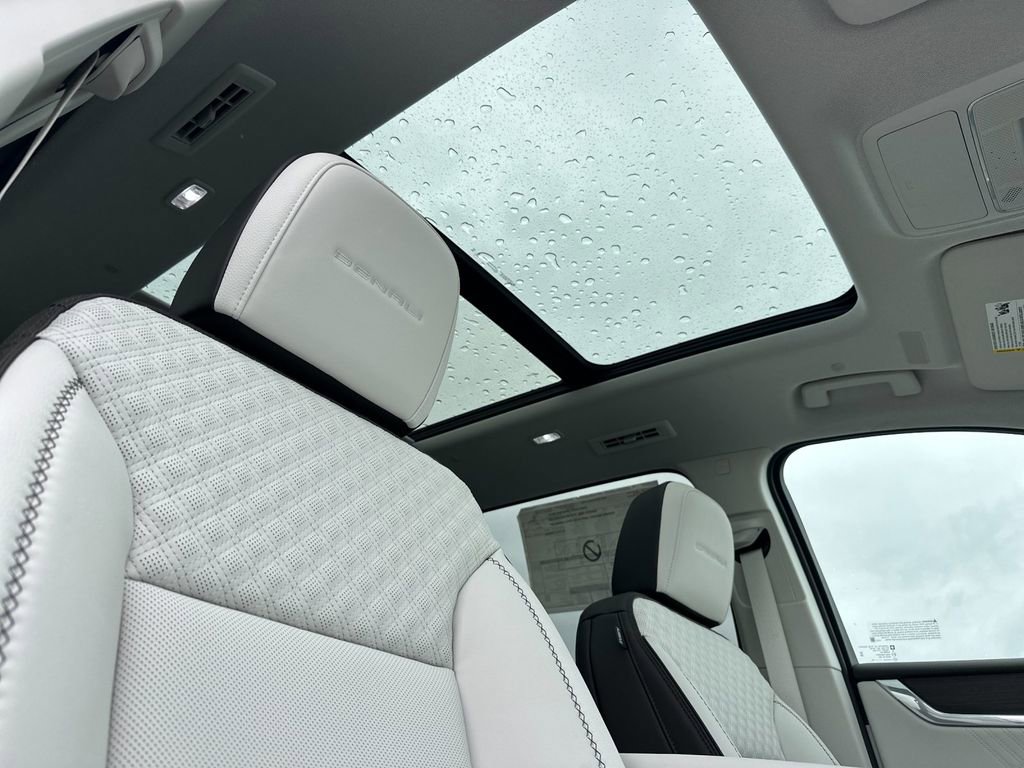 New 2026 GMC Acadia Denali w/ Super Cruise Package image 17
