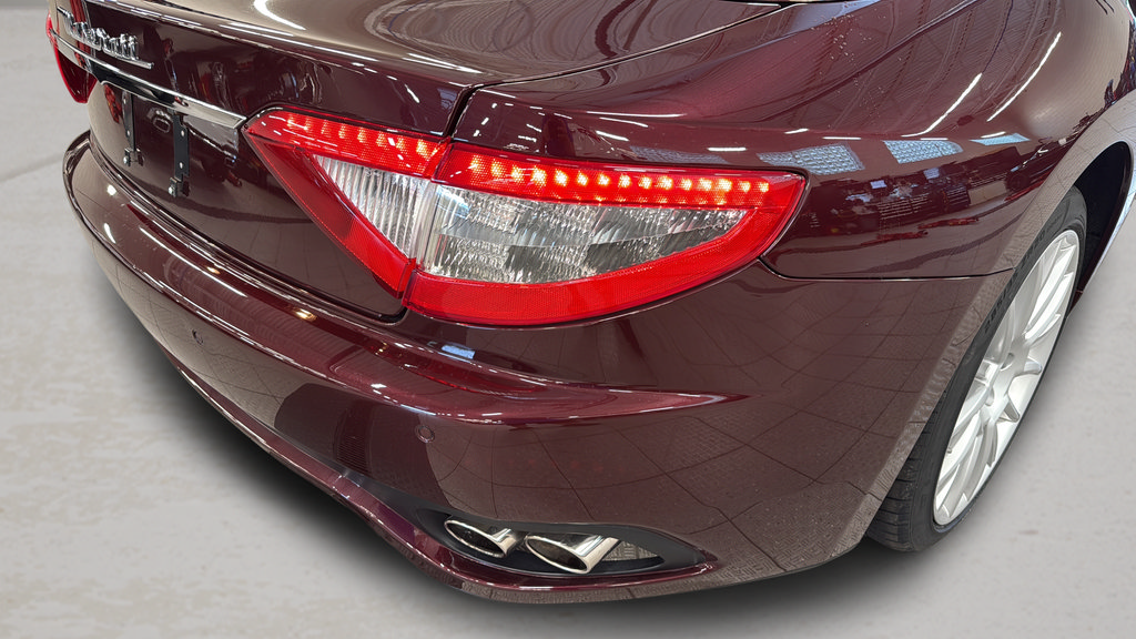 Used 2015 Maserati GranTurismo Convertible RWD image 21