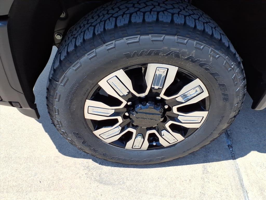 New 2026 GMC Sierra 2500 Denali w/ Denali Reserve Package image 9