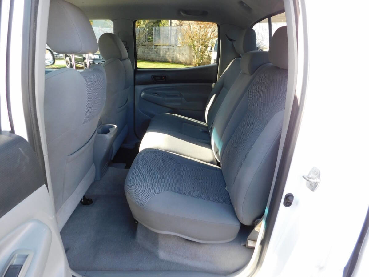 Used 2005 Toyota Tacoma PreRunner RWD image 5