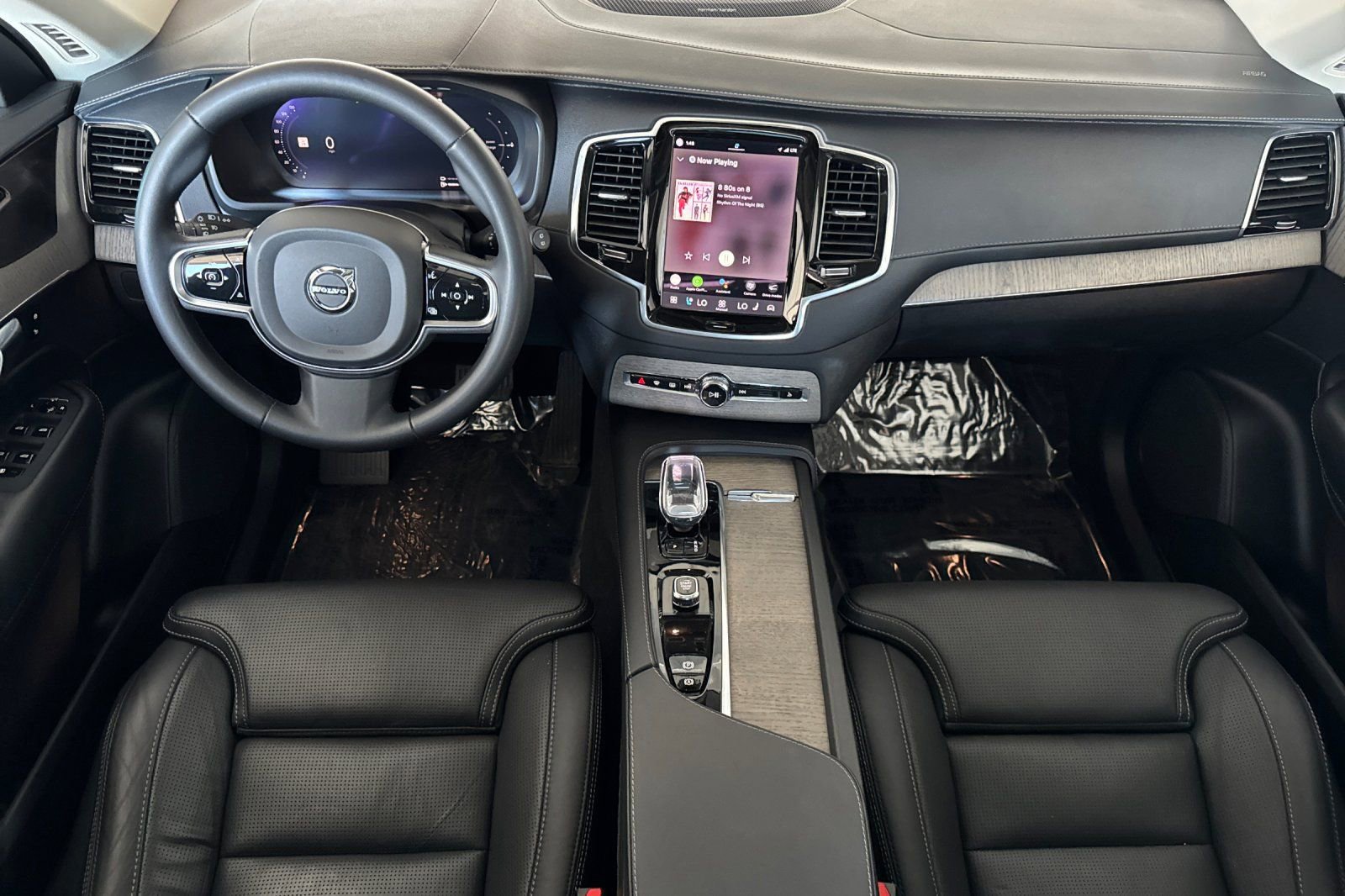 Used 2023 Volvo XC90 T8 Ultimate w/ Protection Package Premier image 3