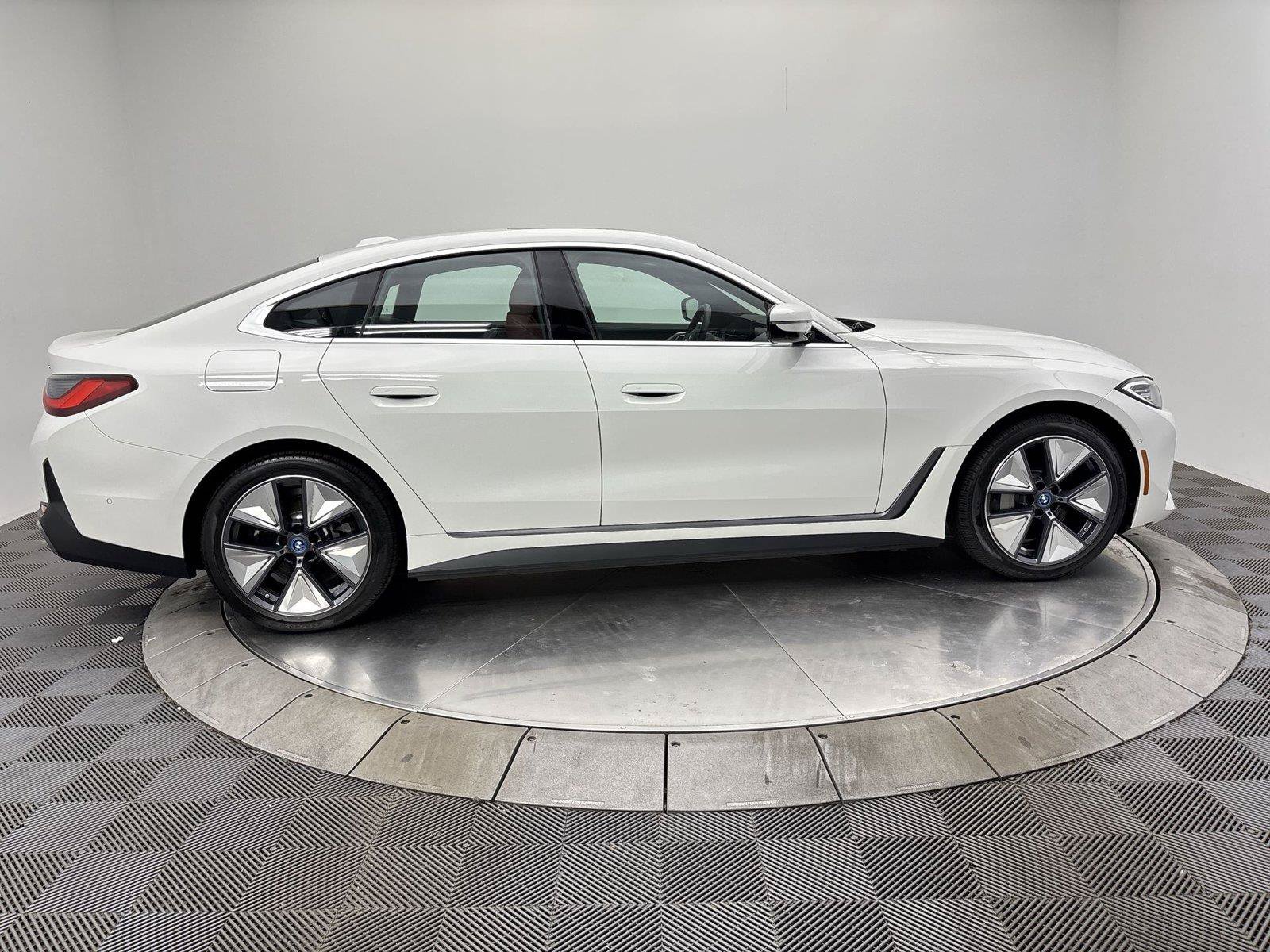 Used 2024 BMW i4 eDrive35 w/ Parking Assistance Package RWD image 17