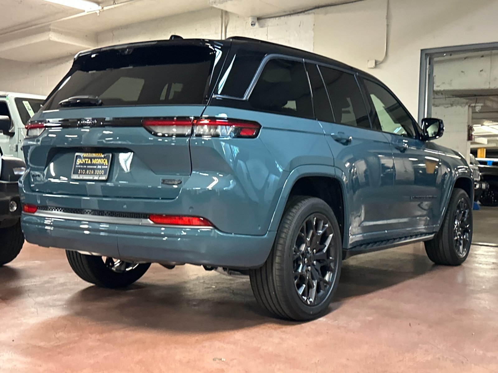 New 2027 Jeep Grand Cherokee Summit w/ Adv Protech Group IV AWD/4WD image 5