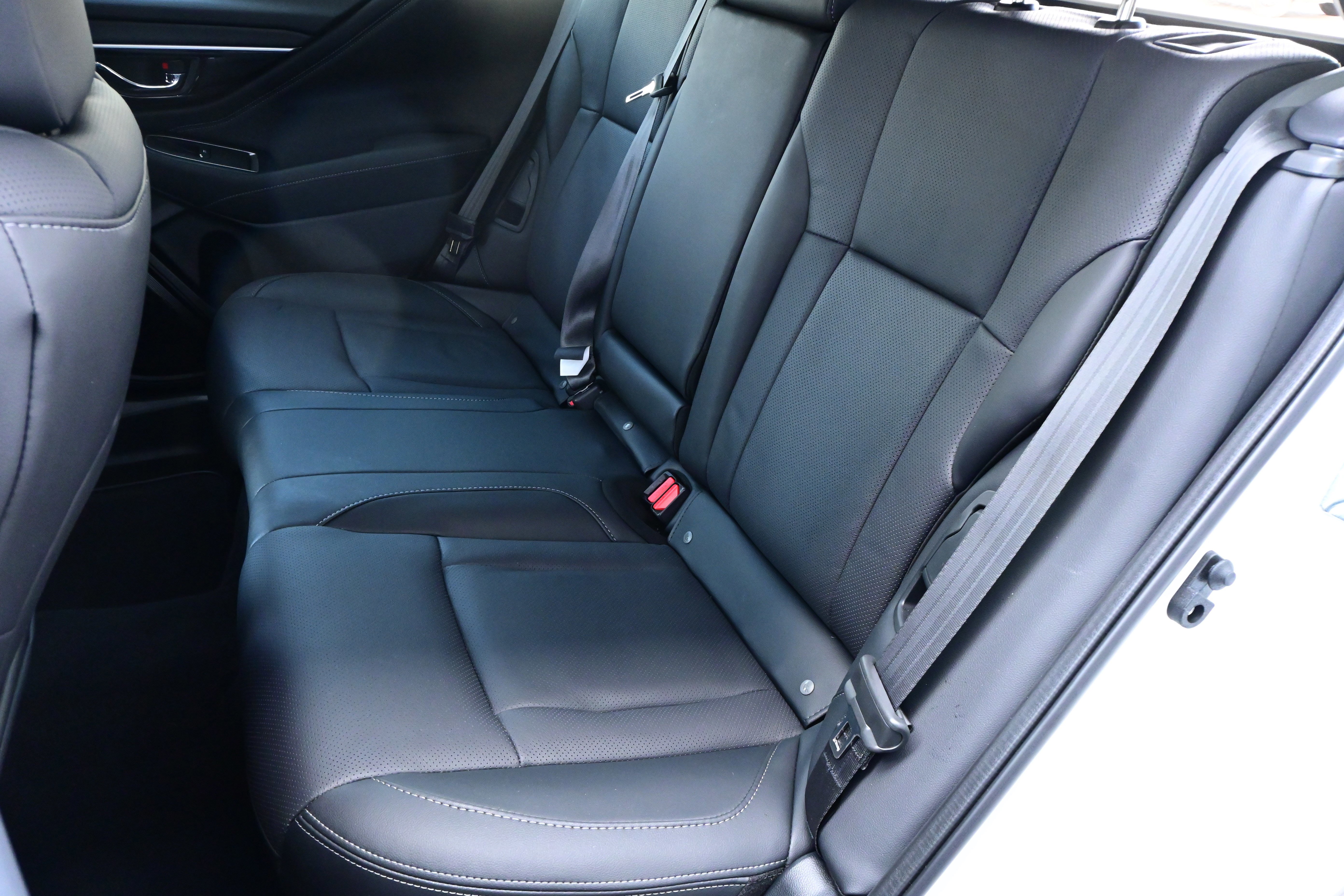 Certified 2025 Subaru Outback Limited image 31