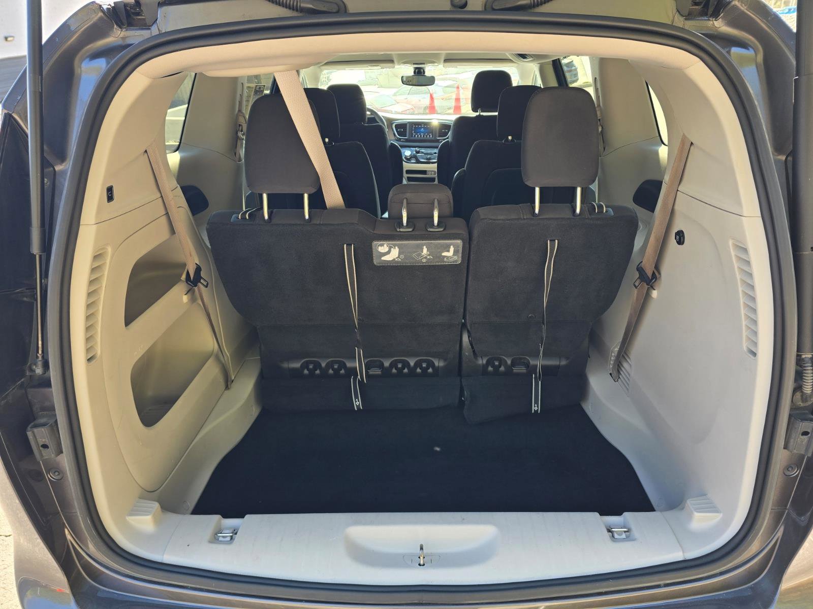 Used 2018 Chrysler Pacifica Touring Plus image 25