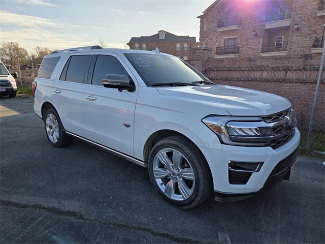 Used 2024 Ford Expedition King Ranch image 3