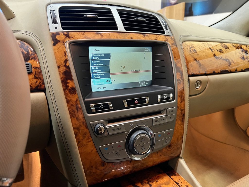 Used 2010 Jaguar XK Coupe RWD image 39