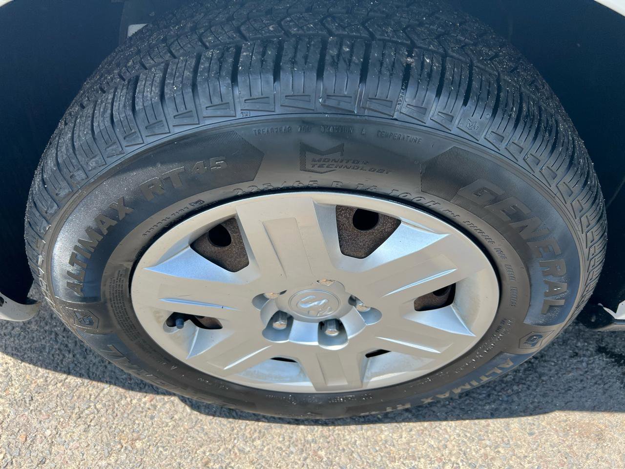 Used 2013 RAM C/V Tradesman w/ UConnect Hands-Free Group FWD image 10