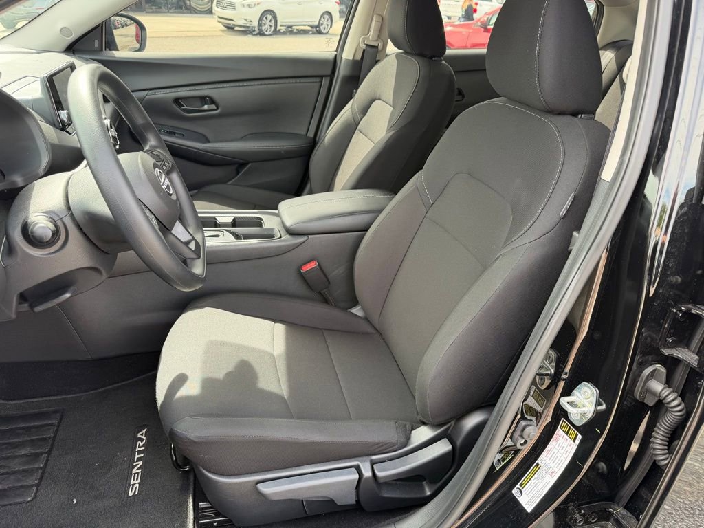 Used 2025 Nissan Sentra S image 10