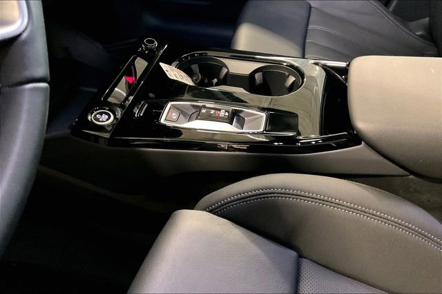 Used 2025 Audi Q6 e-tron Premium Plus w/ Premium Plus image 17