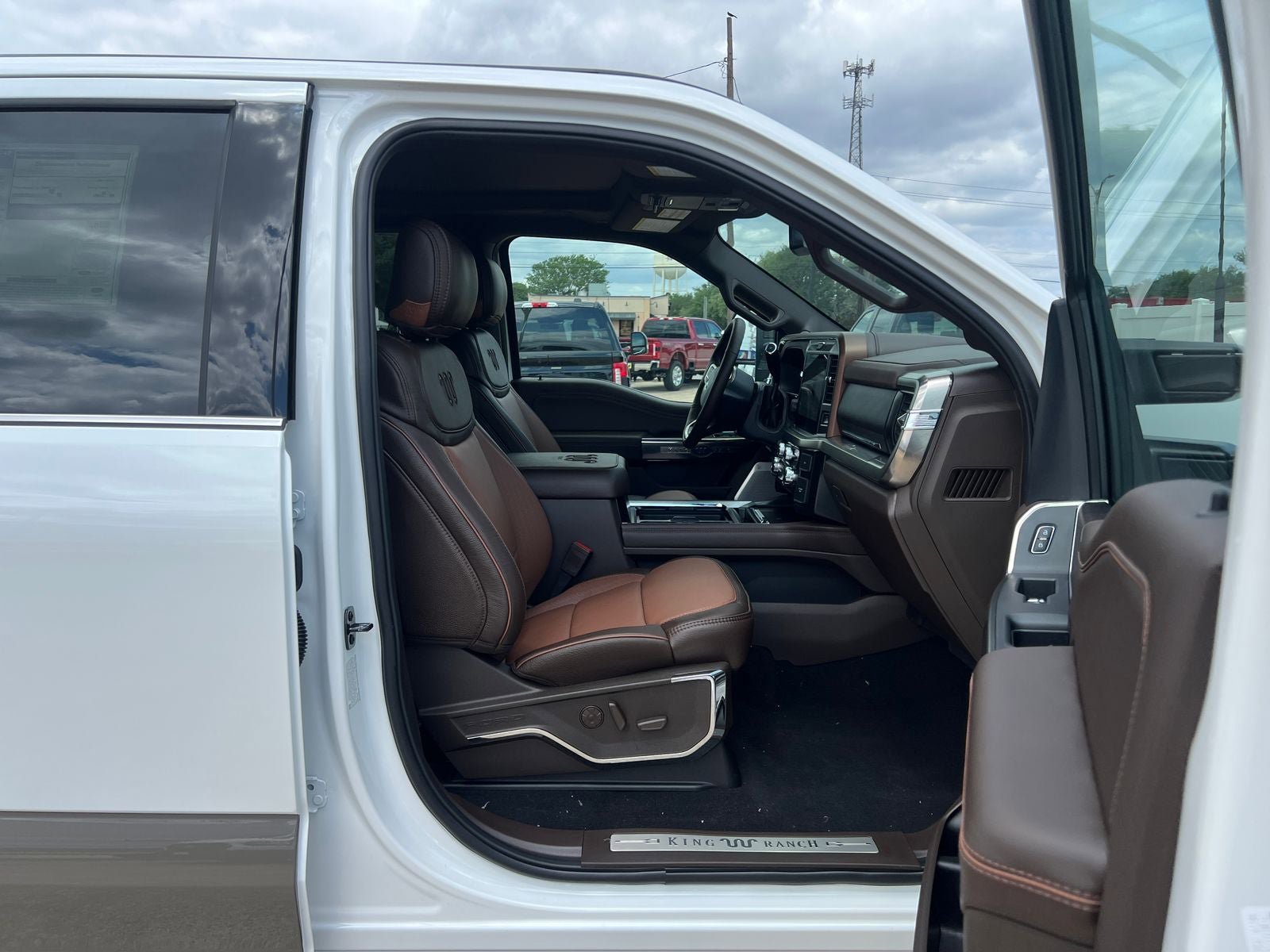 New 2026 Ford F250 4x4 Crew Cab Super Duty image 9