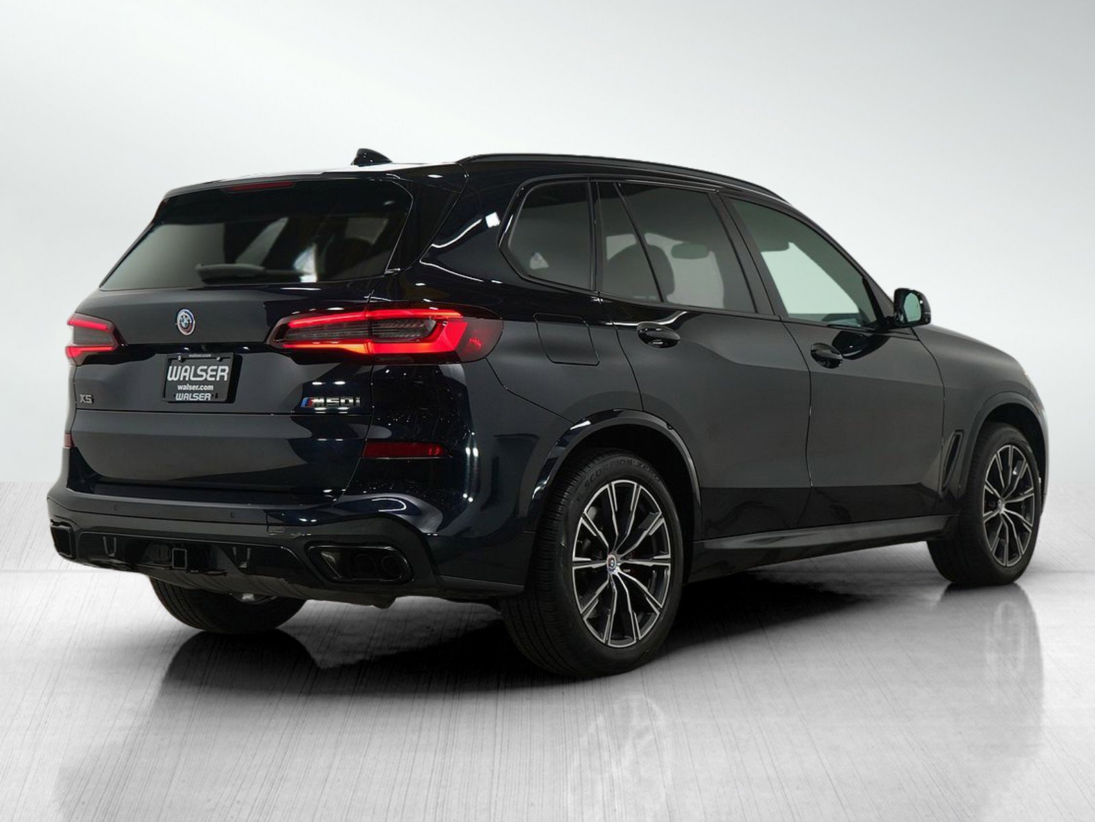 Used 2023 BMW X5 M50i w/ Executive Package image 5