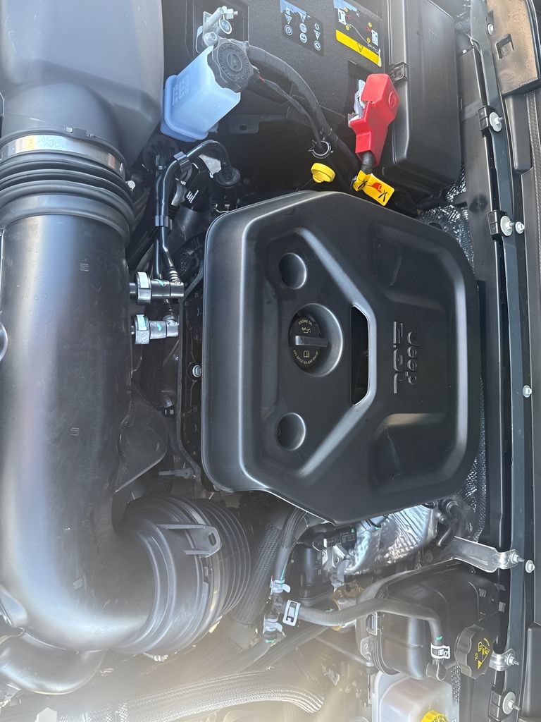 Used 2025 Jeep Wrangler Unlimited Sahara AWD/4WD image 28
