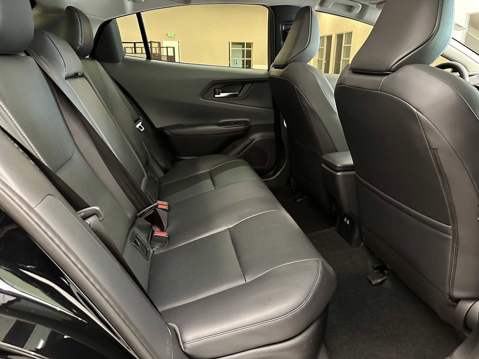 Used 2025 Toyota Prius XLE AWD/4WD image 25
