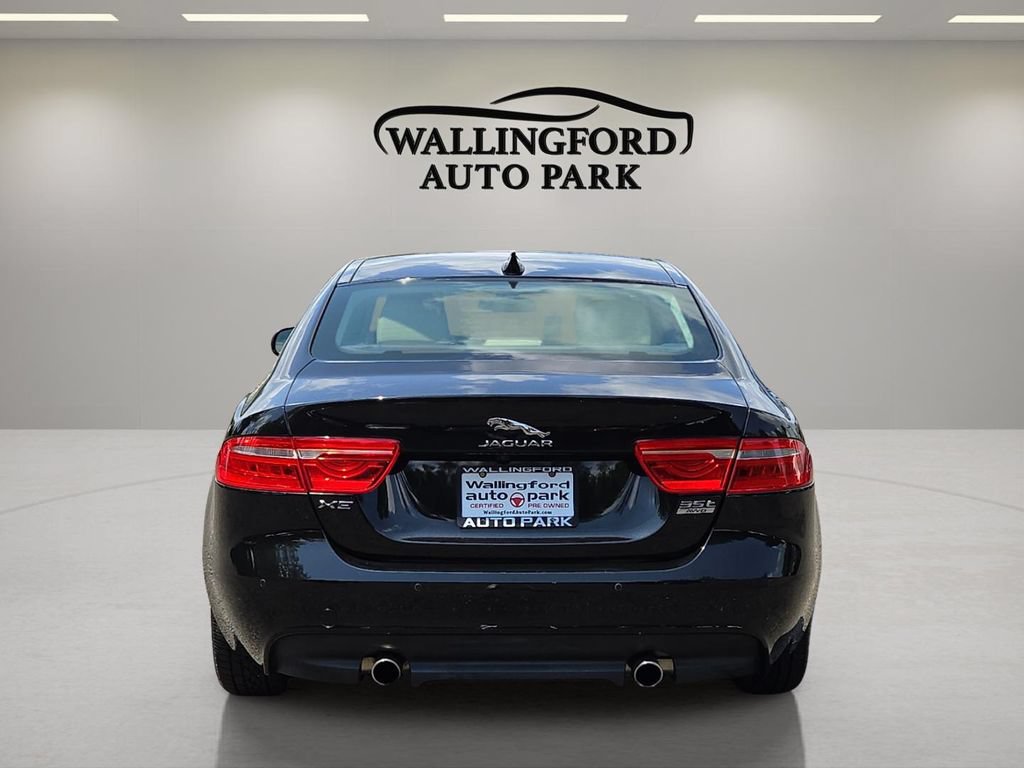 Used 2017 Jaguar XE Premium AWD/4WD image 4
