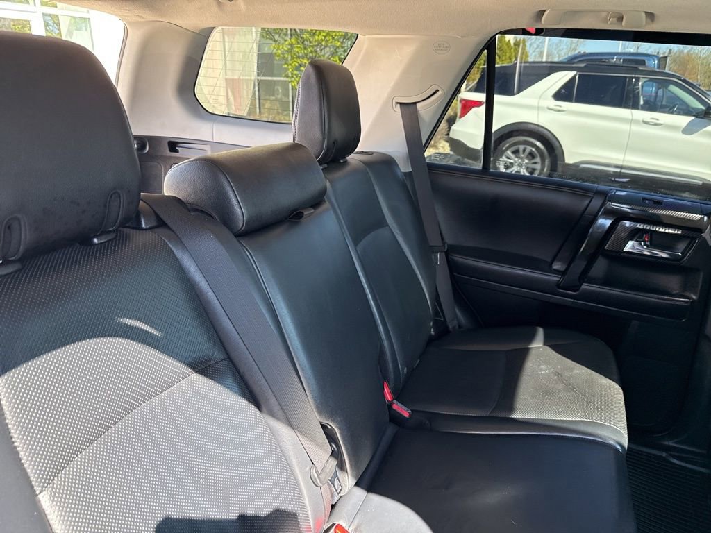 Used 2017 Toyota 4Runner Limited AWD/4WD image 28
