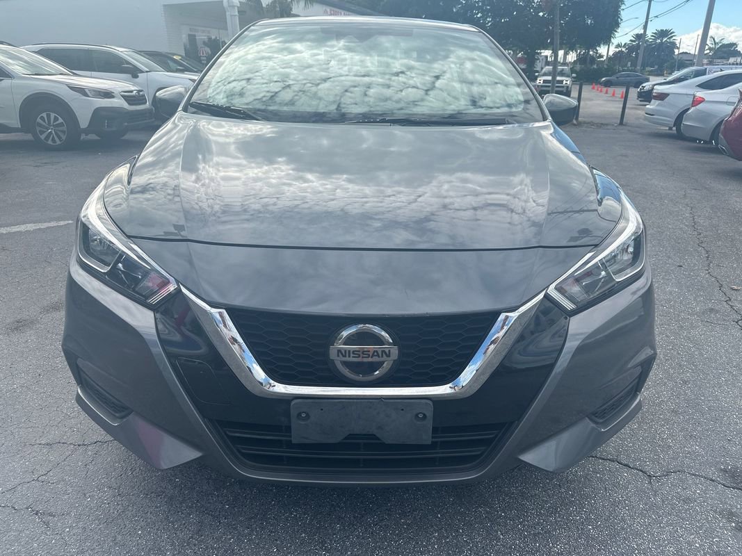 Used 2022 Nissan Versa SV image 9