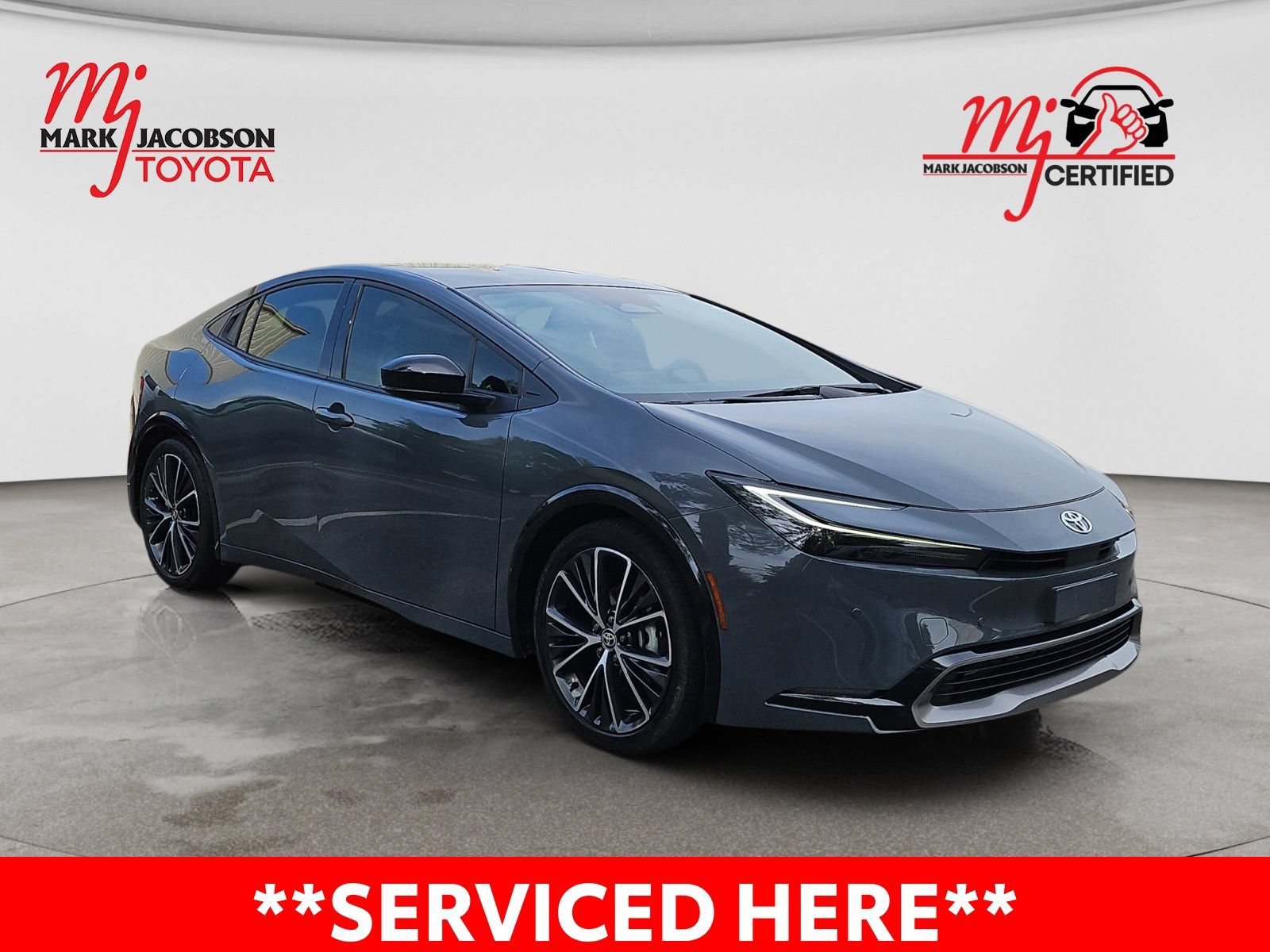 Used 2024 Toyota Prius XLE FWD image 5