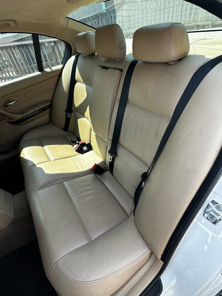 Used 2007 BMW 335i Sedan image 11