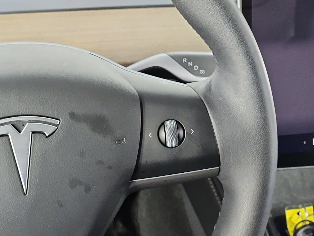 Used 2022 Tesla Model Y Long Range AWD/4WD image 27