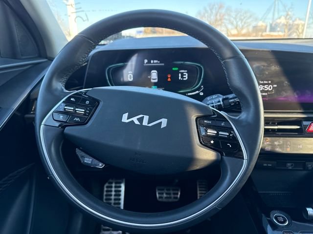Used 2023 Kia Niro EX Touring image 14
