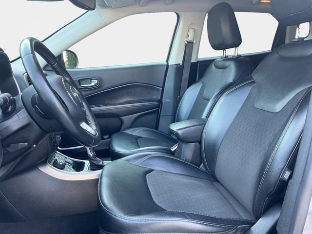 Used 2017 Jeep Compass Latitude w/ Popular Equipment Group AWD/4WD image 10