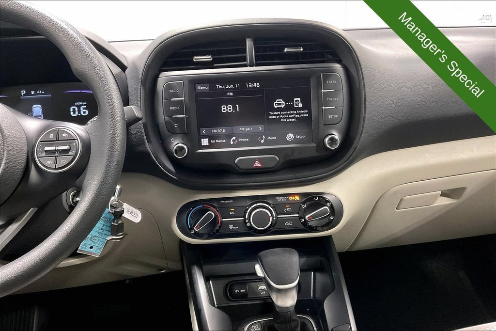 Used 2025 Kia Soul LX w/ LX Technology Package FWD image 7