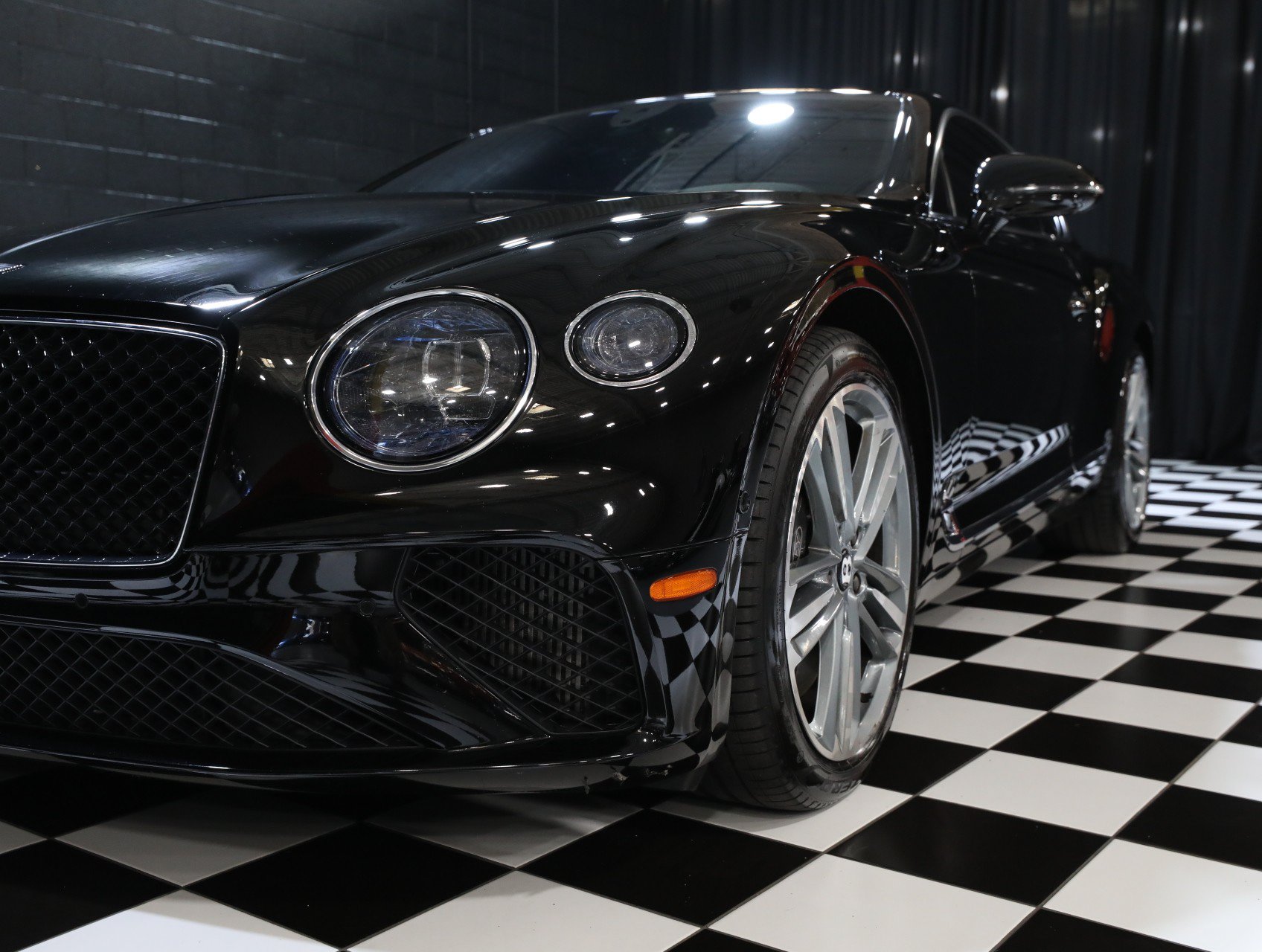 Used 2024 Bentley Continental GT Mulliner AWD/4WD image 9