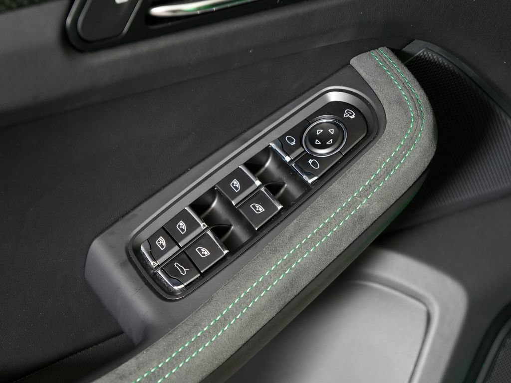 New 2026 Porsche Macan GTS AWD/4WD image 18