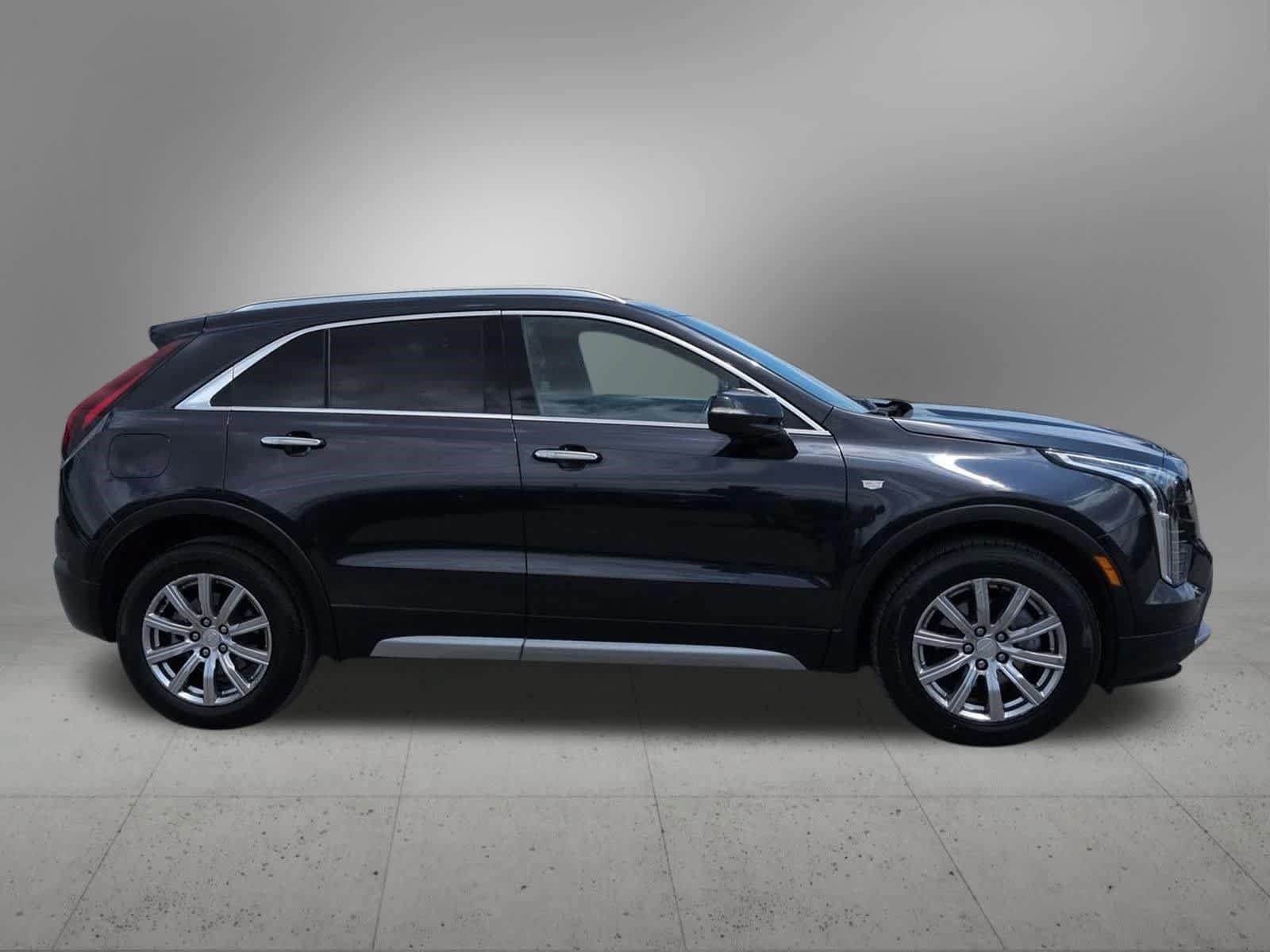 Used 2023 Cadillac XT4 Premium Luxury w/ Cold Weather Package AWD/4WD image 7